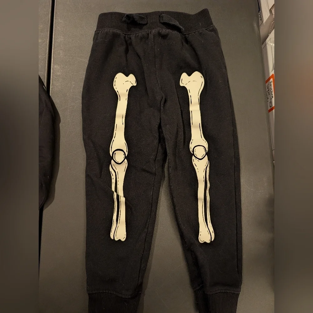The Children's Place Toddler Boy Glow Candy Skeleton Shirt & Pant Set Size 4T - Picture 7 of 9